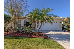 404 Pinewood Lake Dr, VENICE