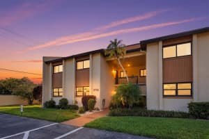 2756 Clubhouse Dr #101, SARASOTA