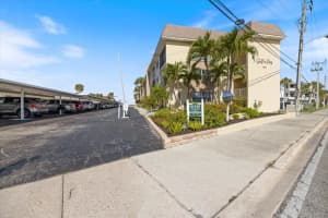 1400 Tarpon Center Dr #204, VENICE