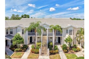 900 Addington Ct #203, VENICE