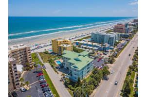 423 S Atlanticave #102, NEW SMYRNA BEACH