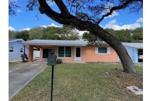 814 E 10th Ave, NEW SMYRNA BEACH