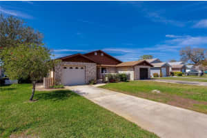 220 Shangri La Cir, EDGEWATER