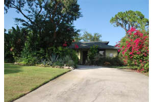 2813 Sabal Palm Dr, EDGEWATER