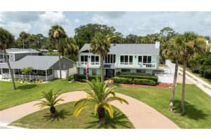 1012 S Riverside Dr, EDGEWATER