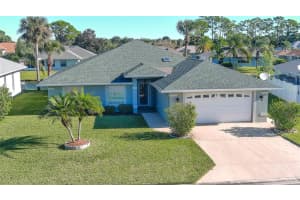 257 Golf Club Dr, NEW SMYRNA BEACH