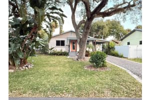 303 S Pine St, NEW SMYRNA BEACH