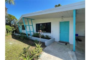 911 E 2nd Ave, NEW SMYRNA BEACH