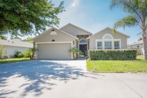 104 Dominion Ct , SANFORD