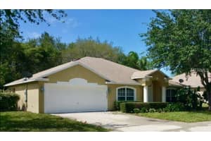 1425 Cedar Pine Dr, DELTONA