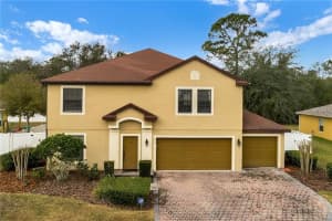 957 Springs Landing Dr, DELTONA