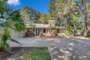 2305 S Lakeshore Dr, CLERMONT