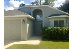 1113 Amanda Kay Cir, SANFORD