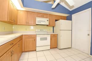 1637 Grange Cir, LONGWOOD