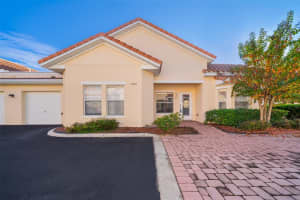1007 David Walker Dr #b-2, TAVARES