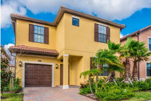 5425 Solterra Cir, DAVENPORT