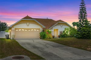 5628 Loma Vista Dr W, DAVENPORT