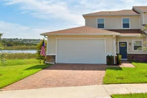 981 Lakefront Village Dr, CLERMONT