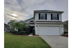 744 Pinewood Dr, DAVENPORT