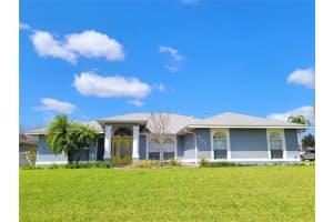 647 Hart Lake Dr, WINTER HAVEN