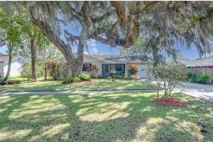 931 N Dixie Ave, TITUSVILLE