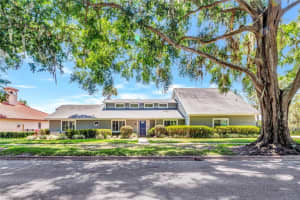 930 Versailles Cir, MAITLAND