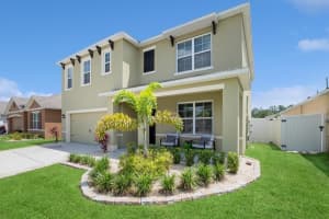 420 Tanglewood Dr, DAVENPORT