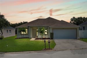 516 Hillcrest Dr, DAVENPORT