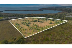 28432 S Eichelberger Rd, TAVARES