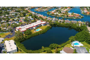 1860 Massachusetts Ave Ne #214, ST PETERSBURG