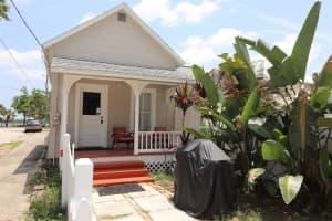 104 Anderson Street, NEW SMYRNA BEACH