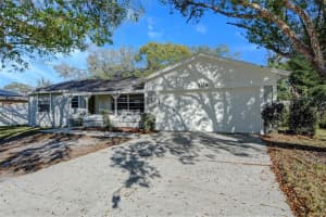 209 Meadow Hills Dr, SANFORD