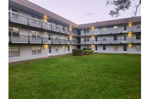 333 Lake Howard Dr Nw #201c, WINTER HAVEN