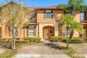 122 Capri Dr, DAVENPORT