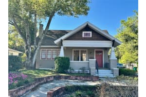 138 W Stetson Ave, DELAND