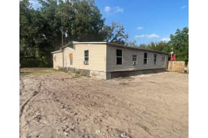 12 Country Rd, LORIDA