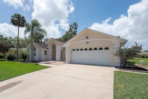23 Old Sunbeam Dr, SOUTH DAYTONA