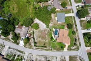642 Blackstone Ave, DELTONA