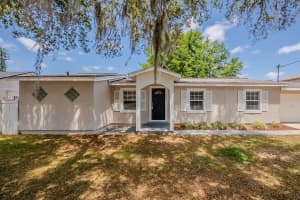1084 Doyle Rd, DELTONA