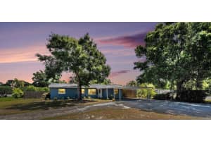 6801 16th St N, ST PETERSBURG