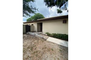 1880 N Crystal Lake Dr #3, LAKELAND