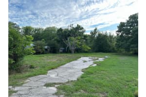 322 1st Ave, GROVELAND