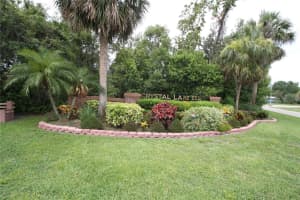 2037 Watersedge Dr, DELTONA