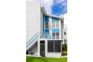 215 Medallion Blvd #g, MADEIRA BEACH
