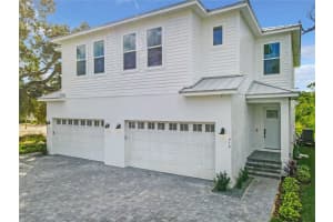 512 S Peninsula Ave, NEW SMYRNA BEACH