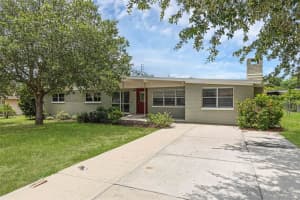 203 E Lakeview Ave, EUSTIS