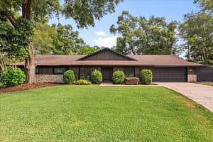 4 Hudson Cv, LONGWOOD