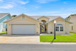 422 Harbourview Dr, HAINES CITY