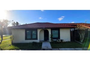 563 Hunter Cir, KISSIMMEE