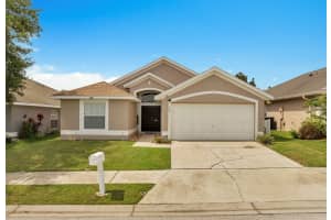 134 Somerset Dr, DAVENPORT